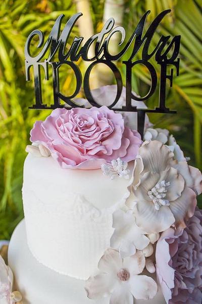Romantic country wedding style cake - Cake by Sylvia Cake