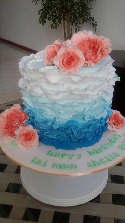 Ruffle flower cake - Cake by Jo Sampaio