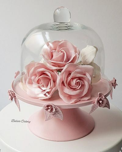 Sugar Roses! - Cake by Bella's Cakes 