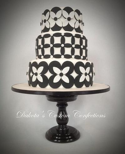 Black and white cake - Cake by Dakota's Custom Confections