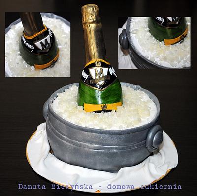 champagne - Cake by danadana2