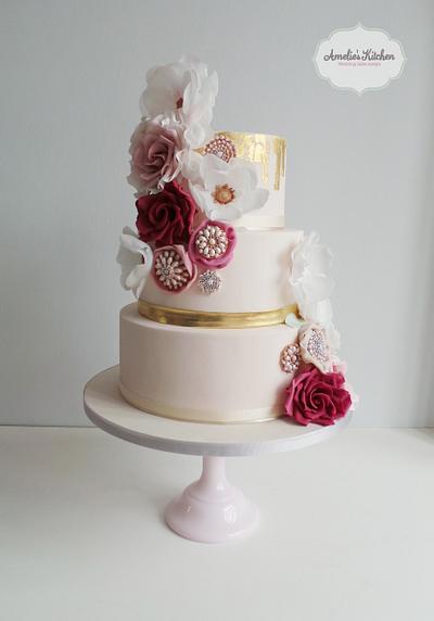 Glamorous wedding cake - Cake by Helen Ward