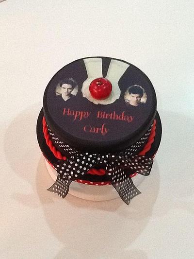 Twilight - Cake by CheryllsCupcakes