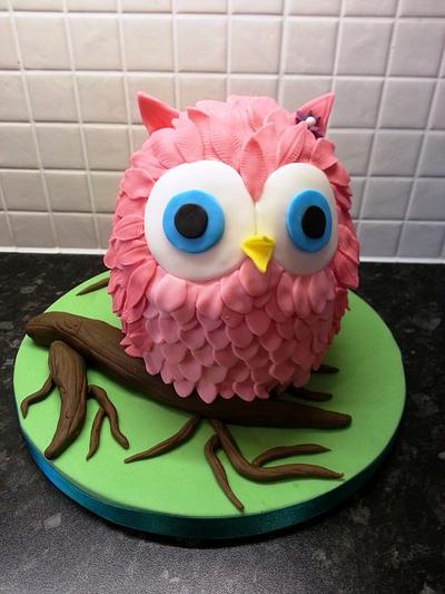 Little pink owl - Cake by kerry ibbotson-devine