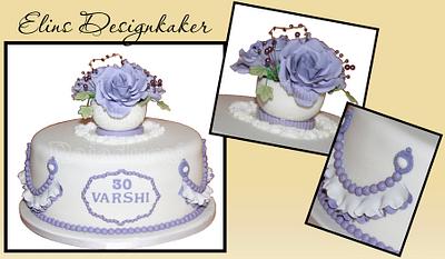 Roses and pearls - Cake by Elin