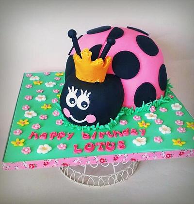 Pink ladybird  - Cake by Time for Tiffin 