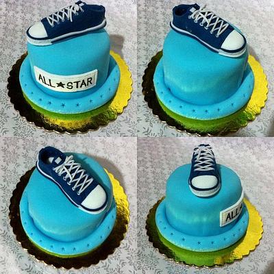 Mini Cake w/ Customized Converse Shoe Topper - Cake by xanthe