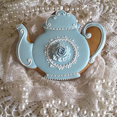 Teapot in blue - Cake by Teri Pringle Wood