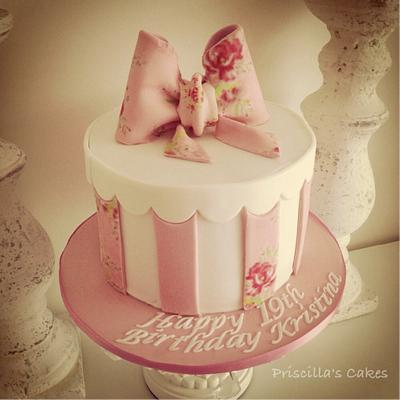 Vintage birthday cake - Cake by Priscilla's Cakes