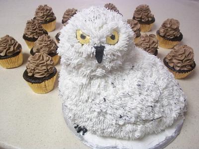 Snowy Owl Wedding  - Cake by cakes by khandra