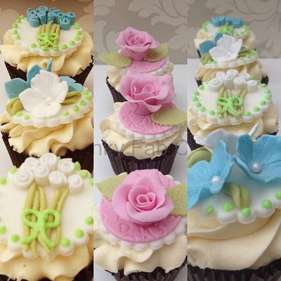 Vintage Floral cupcakes - Cake by funkyfabcakes