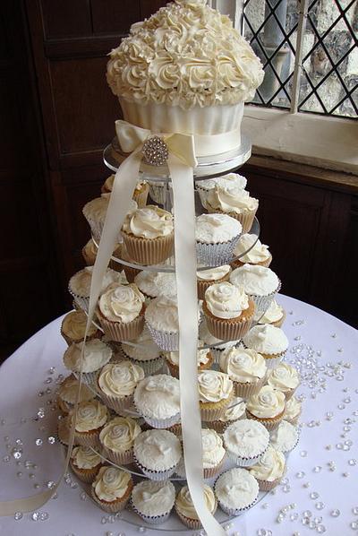 Wedding Cupcake Tower - Cake by Floriana Reynolds
