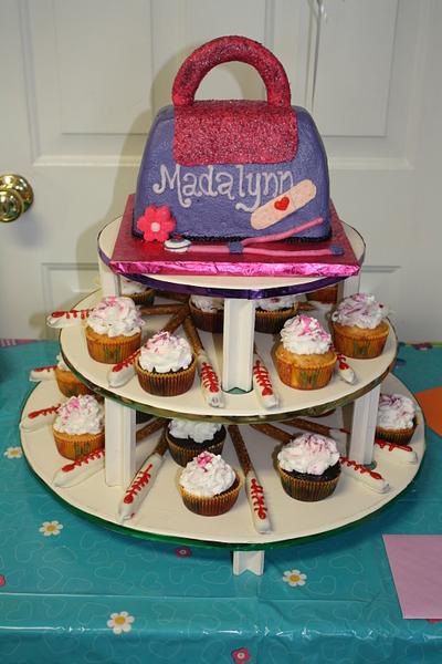 Madalynns Doc McStuffins Party - Cake by Dee