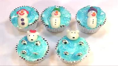 Floating snowmen and polar bears cupcakes - Cake by DavidandNiko
