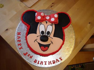 Minnie Mouse - Cake by Suzi Saunders
