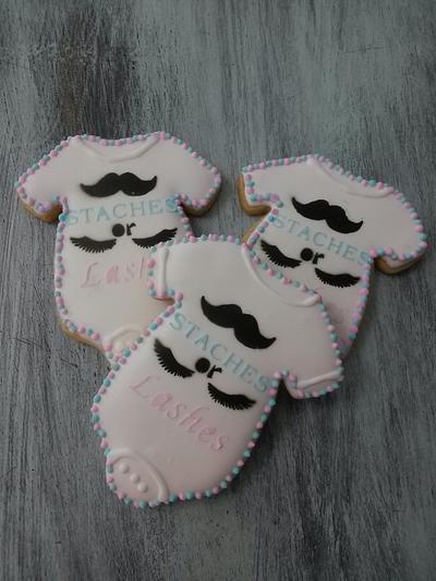 Staches or Lashes - Cake by CakePalais