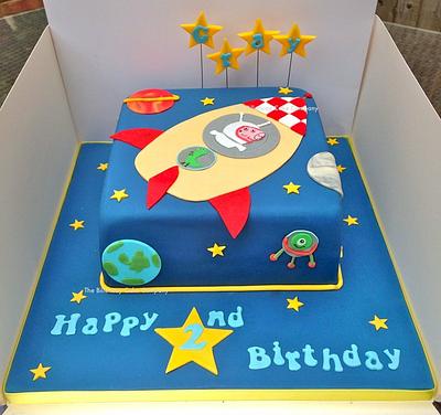 George Pig in Space - Cake by The Billericay Cake Company