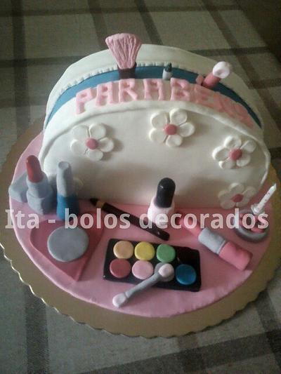 Estojo de maquilhagem - Cake by ItaBolosDecorados