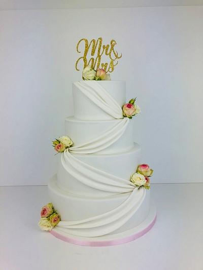 Wedding cake glamour  - Cake by Cindy Sauvage 