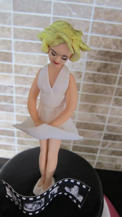 Marilyn Monroe - Cake by Tracey