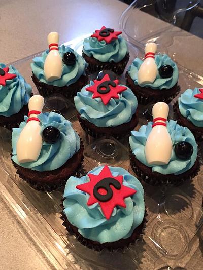 Bowling Cupcakes - Cake by Tonya