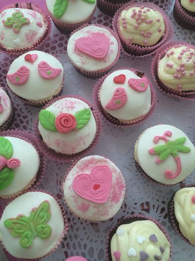 Pinky Cupcakes - Cake by PastaLaVistaCakes