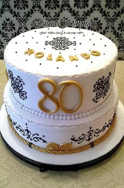Simple but sophisticated in black and white with golden details - Cake by Silvia Caballero
