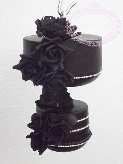 Black chandelier wedding cake - Cake by Sonhos de Encantar by Sónia Neto