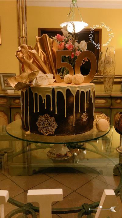 Gold Drip cake  - Cake by EleonoraSdino