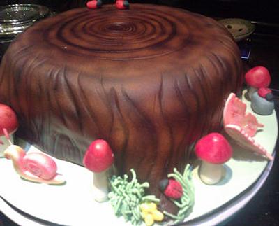 Tree Stump cake - Cake by Cakery Creation Liz Huber
