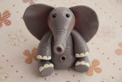 Elephant Fondant Topper - Cake by BiboDecosArtToppers 