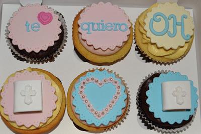 Personalized Cupcakes! - Cake by Monika Moreno
