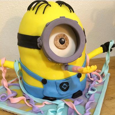 Stuart's surprise - Cake by Titistreats