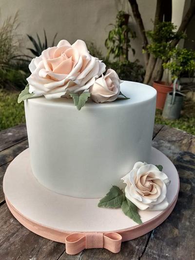 Simple y elegante  - Cake by Griselda de Pedro