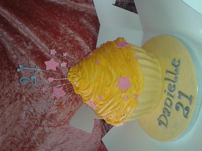21st giant cupcake - Cake by kerry