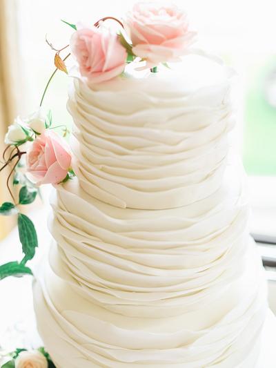 filly wedding cake - Cake by Zoe's Fancy Cakes