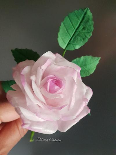 Wafer paper rose! - Cake by Bella's Cakes 
