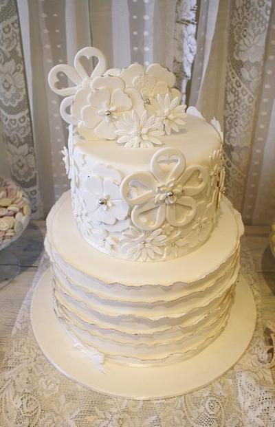 Vintage Applique Wedding Cake - Cake by sandyscakes