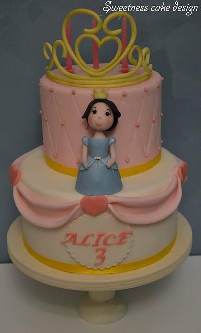 Little princesses grow up - Cake by sweetnesscakedesign