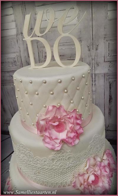 Pink and white weddingcake - Cake by Sam & Nel's Taarten