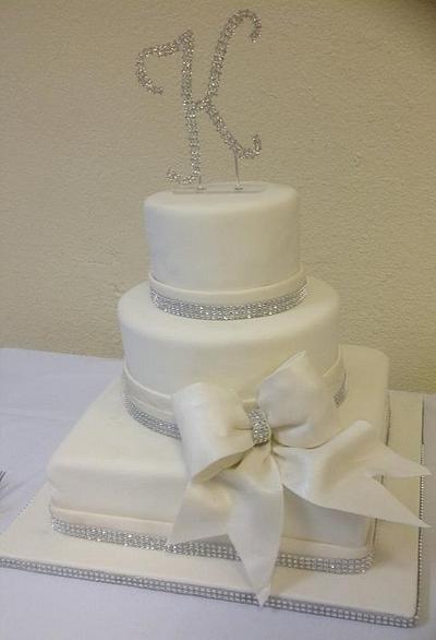 Kaisley Wedding - Cake by Della