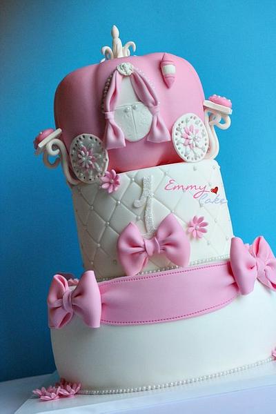 princess carriage cake - Cake by Emmy 
