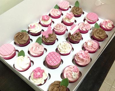 Birthday Cupcakes - Cake by MariaStubbs