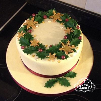 Berry Wreath Christmas Cake - Cake by Hannah Gayfer