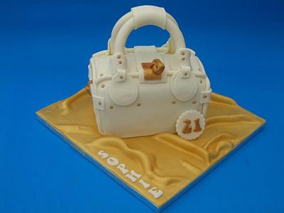 Designer handbag  - Cake by mos