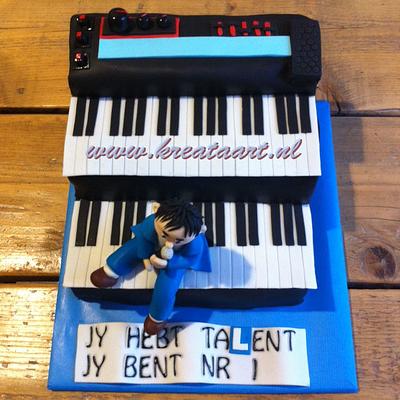 man's cake. For an owner of a driving school who also plays keyboard and sings in a band. - Cake by kreataart