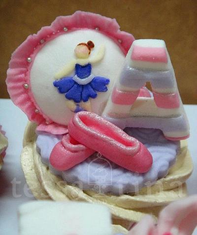Ballerina pillow cupcake - Cake by tessatinacakes