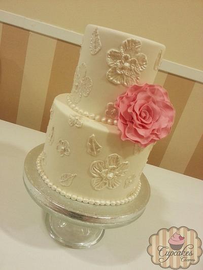 Little lace wedding cake - Cake by Lari85