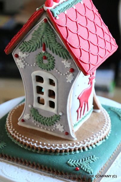 Woodland gingerbread house - Cake by Sayitwithginger