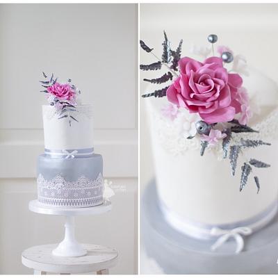 Silver weddingcake - Cake by Taartjes van An (Anneke)